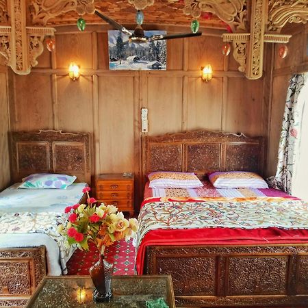 Hotel New Bul Bul Group Of Houseboats Srinagar Durgjan Zewnętrze zdjęcie