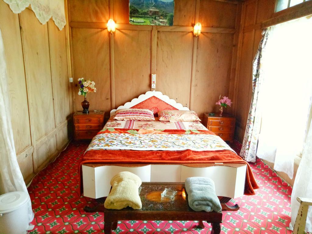 Hotel New Bul Bul Group Of Houseboats Srinagar Durgjan Zewnętrze zdjęcie