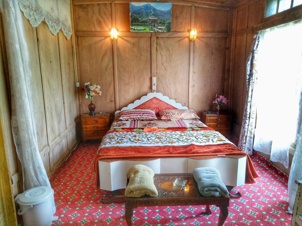 Hotel New Bul Bul Group Of Houseboats Srinagar Durgjan Zewnętrze zdjęcie