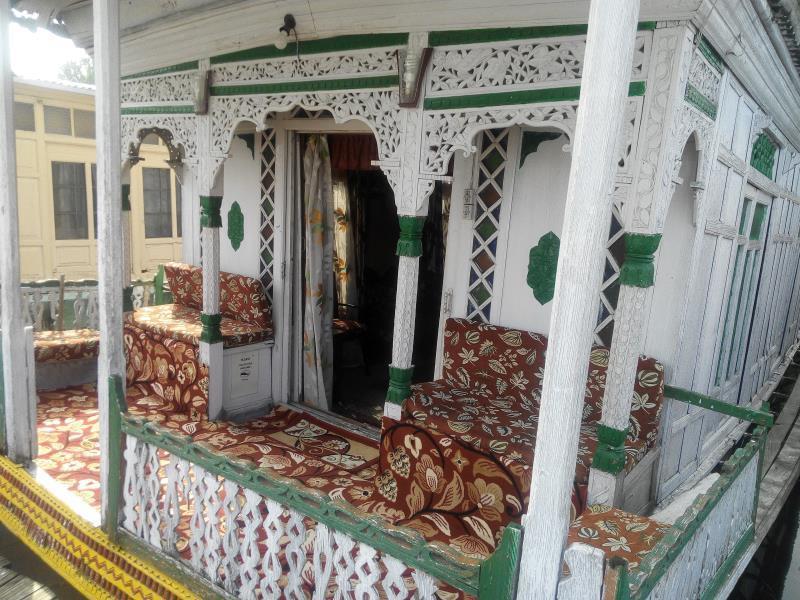 Hotel New Bul Bul Group Of Houseboats Srinagar Durgjan Zewnętrze zdjęcie