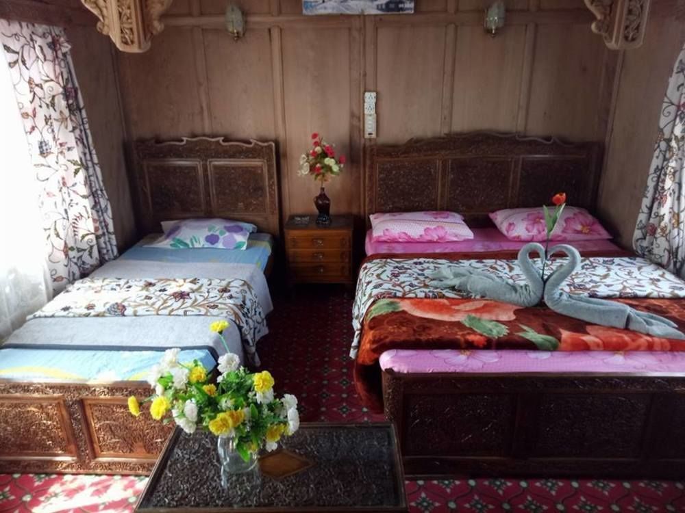 Hotel New Bul Bul Group Of Houseboats Srinagar Durgjan Zewnętrze zdjęcie