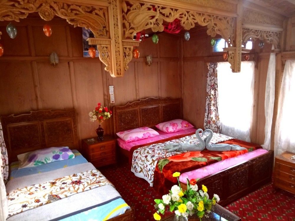 Hotel New Bul Bul Group Of Houseboats Srinagar Durgjan Zewnętrze zdjęcie