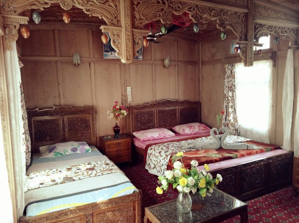 Hotel New Bul Bul Group Of Houseboats Srinagar Durgjan Zewnętrze zdjęcie