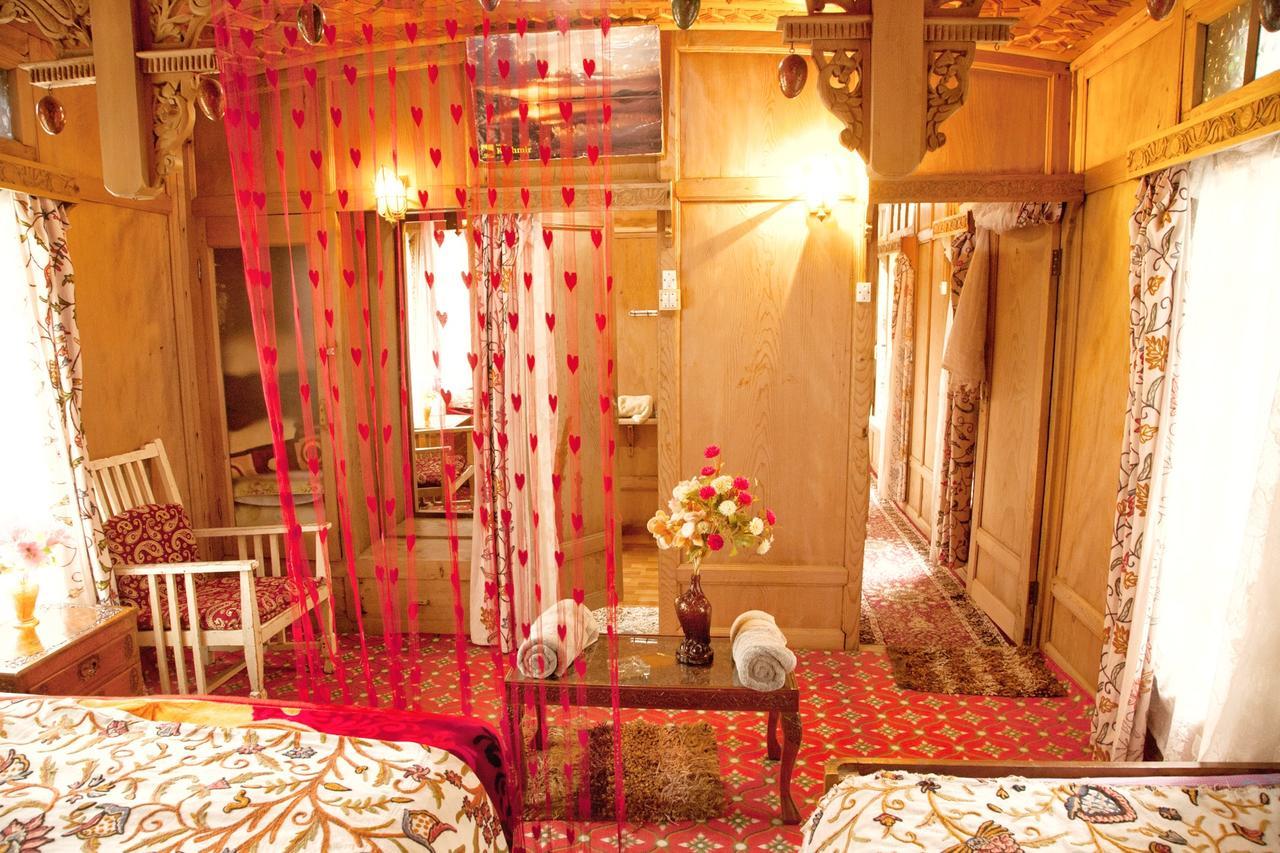 Hotel New Bul Bul Group Of Houseboats Srinagar Durgjan Zewnętrze zdjęcie