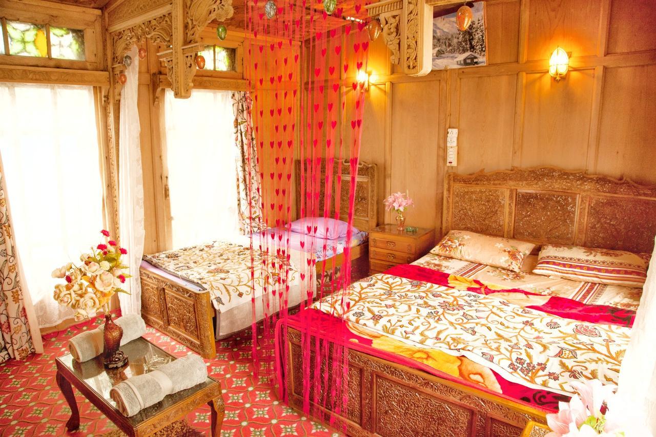 Hotel New Bul Bul Group Of Houseboats Srinagar Durgjan Zewnętrze zdjęcie