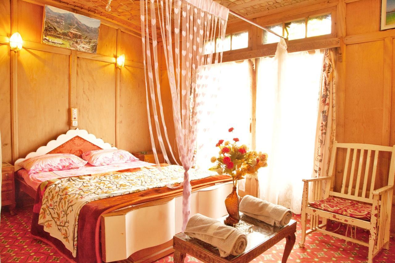 Hotel New Bul Bul Group Of Houseboats Srinagar Durgjan Zewnętrze zdjęcie