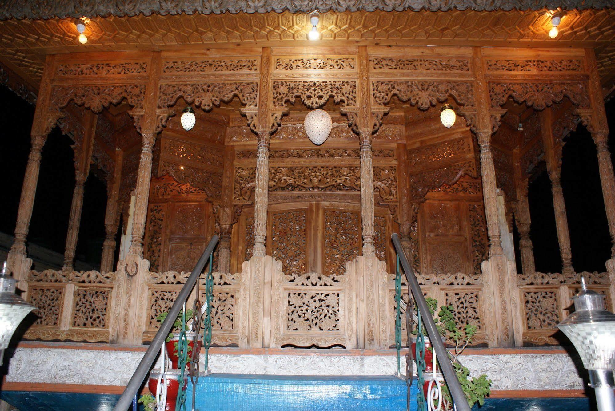 Hotel New Bul Bul Group Of Houseboats Srinagar Durgjan Zewnętrze zdjęcie