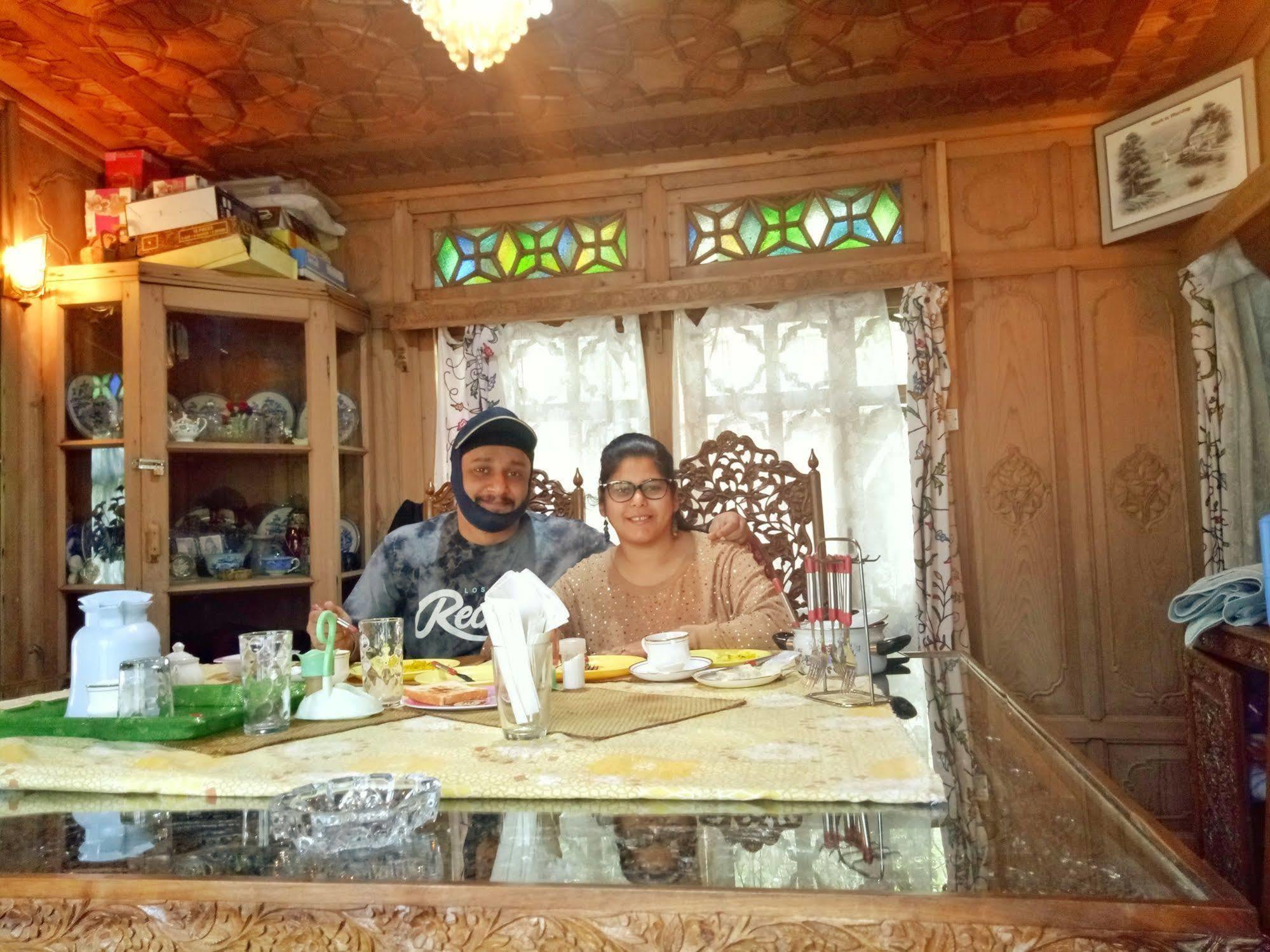 Hotel New Bul Bul Group Of Houseboats Srinagar Durgjan Zewnętrze zdjęcie