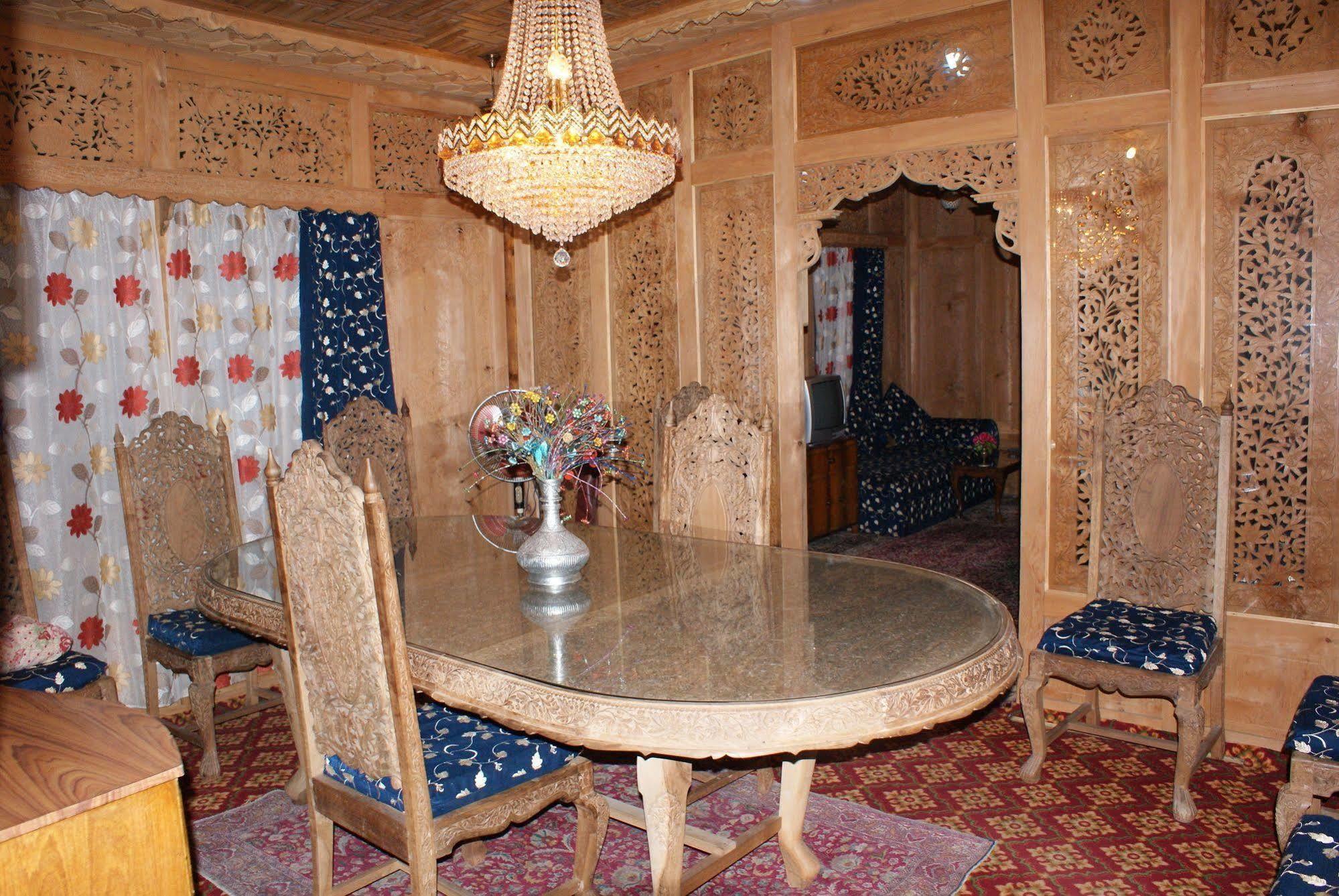 Hotel New Bul Bul Group Of Houseboats Srinagar Durgjan Zewnętrze zdjęcie