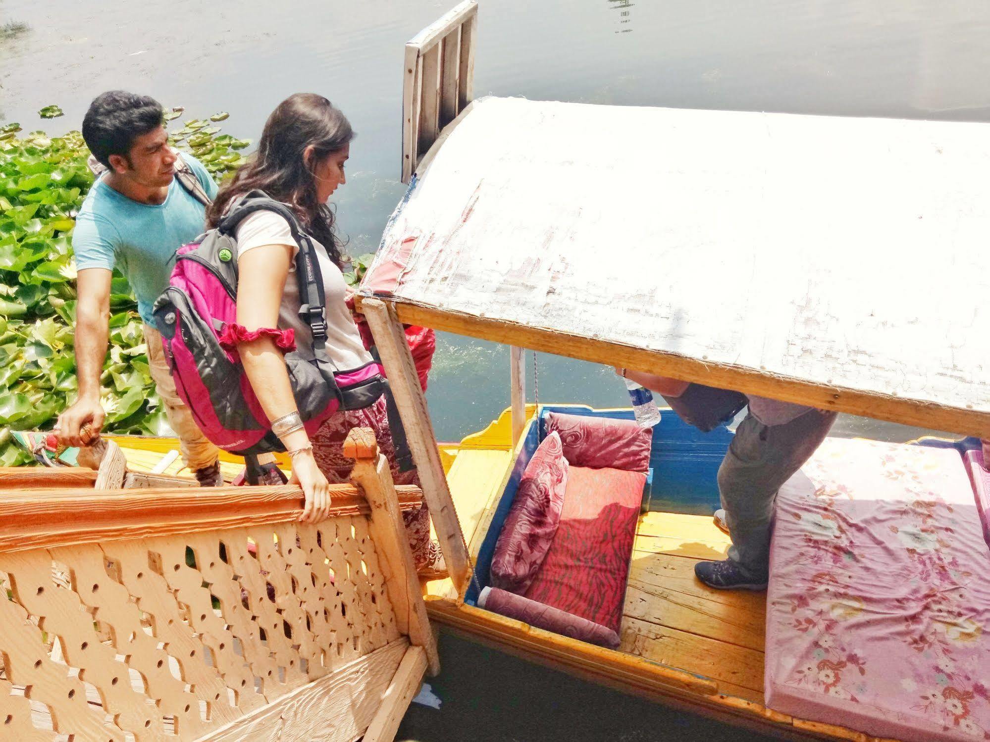 Hotel New Bul Bul Group Of Houseboats Srinagar Durgjan Zewnętrze zdjęcie