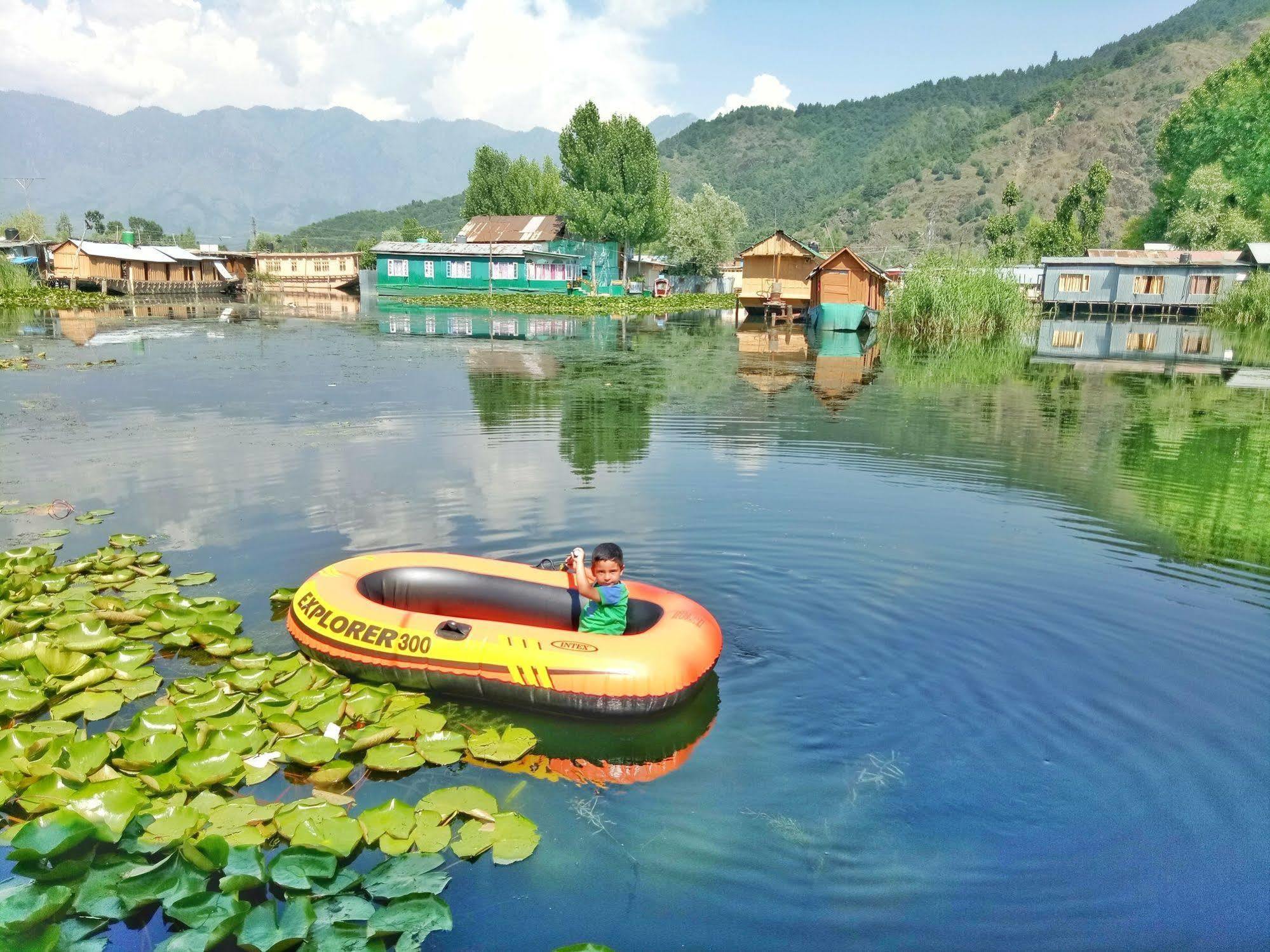 Hotel New Bul Bul Group Of Houseboats Srinagar Durgjan Zewnętrze zdjęcie