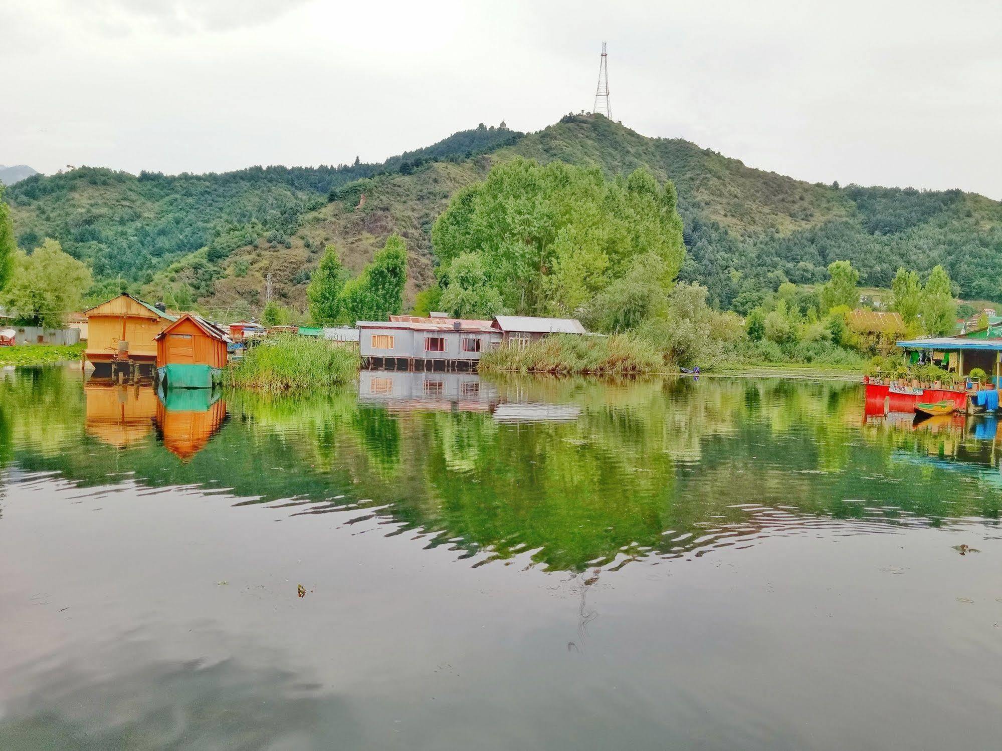 Hotel New Bul Bul Group Of Houseboats Srinagar Durgjan Zewnętrze zdjęcie
