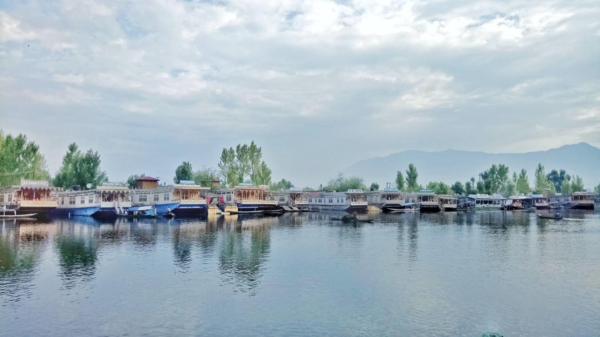 Hotel New Bul Bul Group Of Houseboats Srinagar Durgjan Zewnętrze zdjęcie
